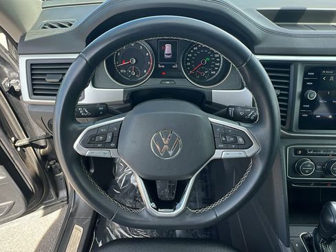 Certified 2021 Volkswagen Atlas SE image 18
