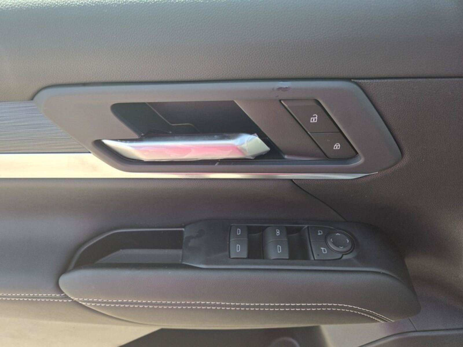 New 2027 GMC Terrain Elevation w/ Black Edition FWD image 21