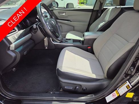 Certified 2017 Toyota Camry SE w/ Moonroof Package FWD image 24