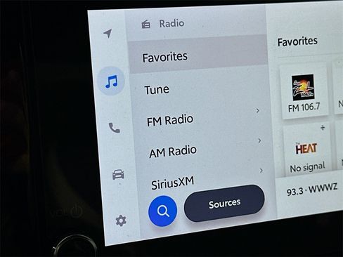 Used 2025 Toyota Camry SE w/ Convenience Package image 27