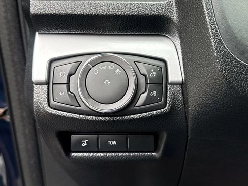 Used 2017 Ford Explorer XLT w/ Equipment Group 202A AWD/4WD image 24