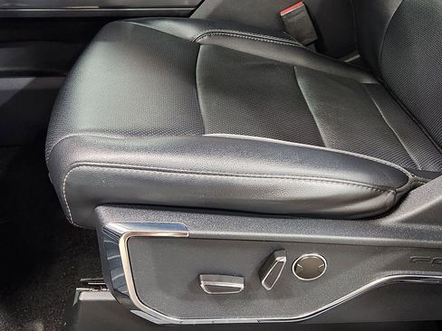 Used 2022 Ford F150 Lariat w/ Equipment Group 502A High image 44