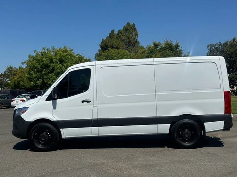 Used 2023 Mercedes-Benz Sprinter 1500 image 2