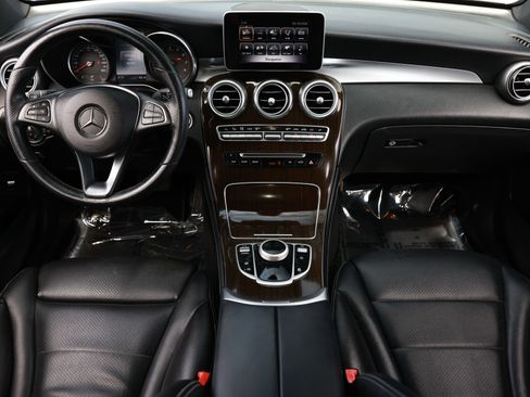 Used 2019 Mercedes-Benz GLC 300 w/ Premium Package image 2