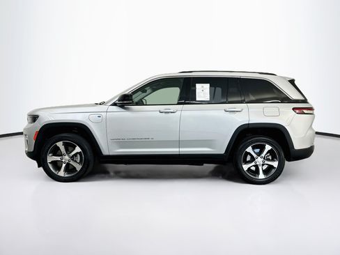 Used 2023 Jeep Grand Cherokee 4WD 4xe image 4