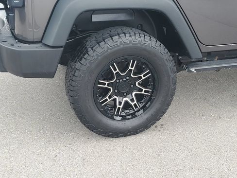 Used 2016 Jeep Wrangler Unlimited Sport w/ Connectivity Group AWD/4WD image 5