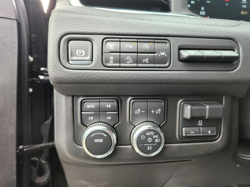 Used 2024 GMC Yukon Denali w/ Advanced Technology Package image 21