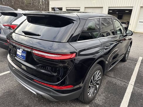 Used 2025 Lincoln Corsair Reserve image 19