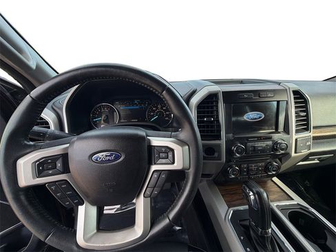 Used 2018 Ford F150 Lariat image 22