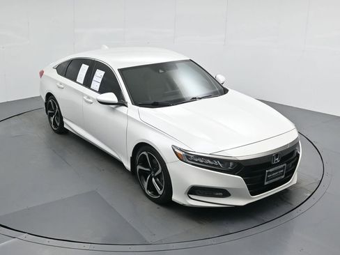 Used 2018 Honda Accord Sport image 35