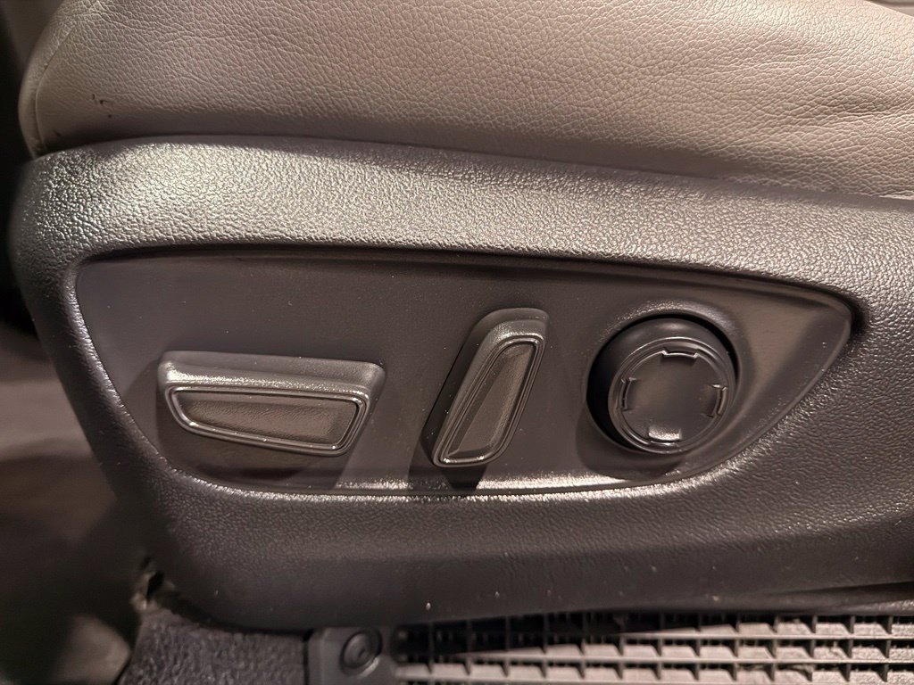 Used 2022 Toyota Sienna XLE FWD image 16