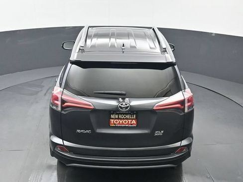 Used 2018 Toyota RAV4 XLE AWD/4WD image 40