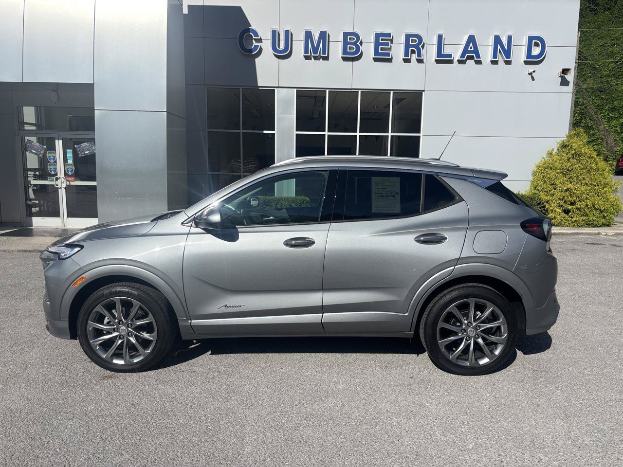 Used 2024 Buick Encore GX Avenir w/ Avenir Convenience Package AWD/4WD image 2