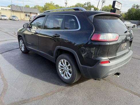 Used 2019 Jeep Cherokee Latitude w/ Popular Appearance Group FWD image 5