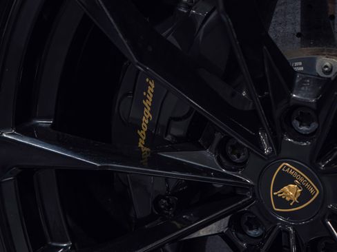 Used 2019 Lamborghini Urus AWD/4WD image 12