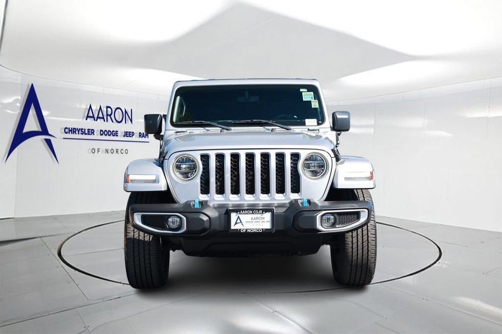 Used 2022 Jeep Wrangler Unlimited Sahara AWD/4WD image 4