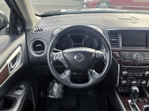 Used 2015 Nissan Pathfinder SL w/ Trailer Tow Package image 17
