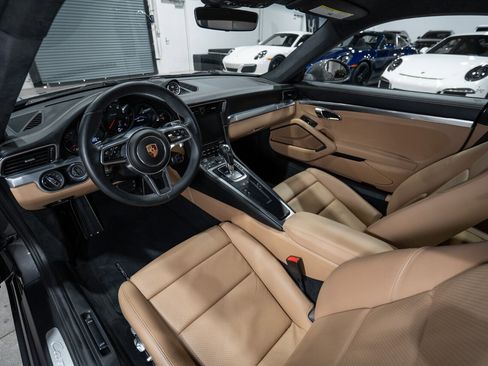 Used 2018 Porsche 911 Carrera RWD image 18