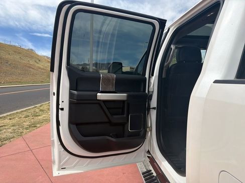 Used 2019 Ford F450 Lariat w/ Lariat Ultimate Package AWD/4WD image 20
