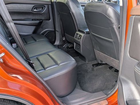 Used 2023 Nissan Rogue SL image 20