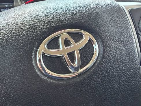 Used 2018 Toyota 4Runner Limited AWD/4WD image 31