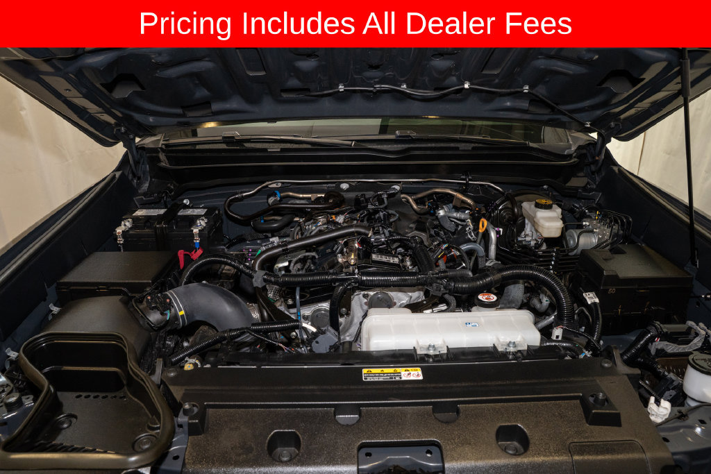 Used 2025 Toyota Tacoma SR5 AWD/4WD image 18