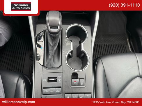 Used 2020 Toyota Highlander XLE image 22