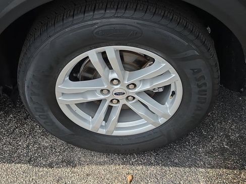Certified 2023 Ford Explorer XLT RWD image 8