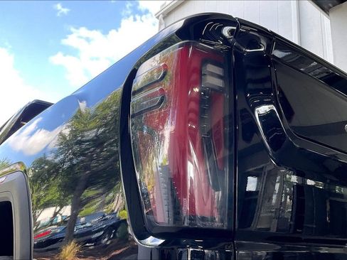 Used 2025 GMC Sierra 2500 AT4 w/ AT4 Premium Plus Package AWD/4WD image 17