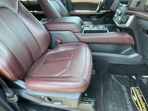 Used 2023 Ford Expedition Limited image 10