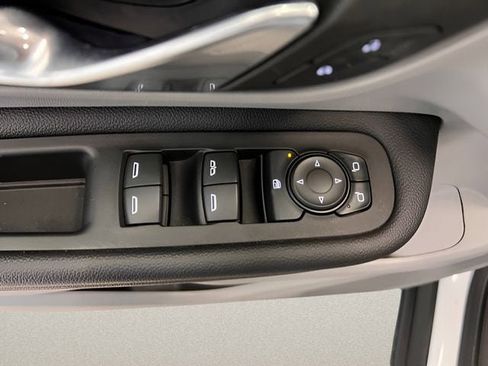 Used 2022 GMC Terrain SLE w/ Driver Convenience Package image 15