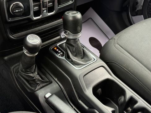 Used 2020 Jeep Wrangler Unlimited Sport AWD/4WD image 16