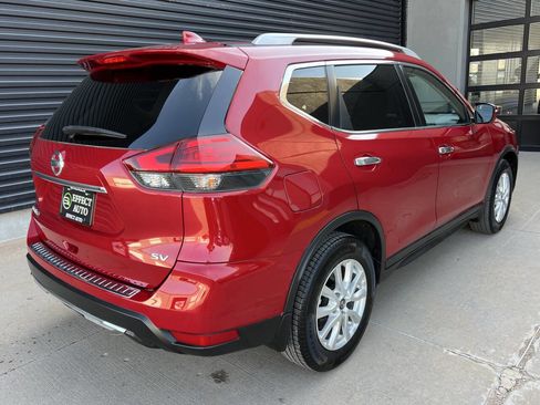 Used 2017 Nissan Rogue SV image 11