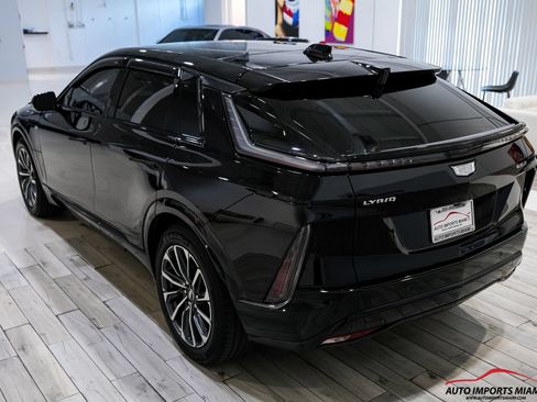 Used 2024 Cadillac Lyriq Sport RWD image 17