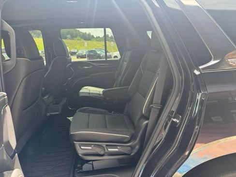 Used 2024 Cadillac Escalade Premium Luxury w/ Performance Package AWD/4WD image 20