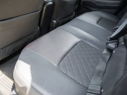 Used 2019 Toyota C-HR Limited FWD image 32
