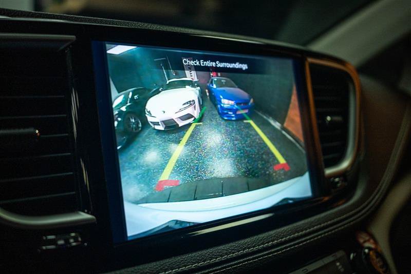 Used 2024 Chrysler Pacifica Limited FWD image 21
