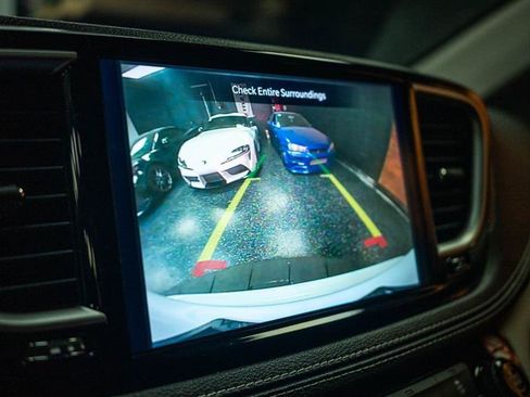 Used 2024 Chrysler Pacifica Limited FWD image 21