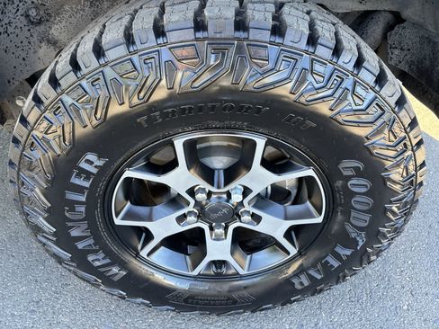 Used 2019 Jeep Wrangler Unlimited Rubicon AWD/4WD image 4