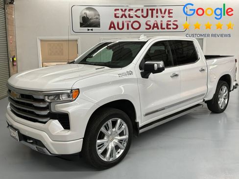 Used 2022 Chevrolet Silverado 1500 High Country w/ High Country Premium Package AWD/4WD image 1