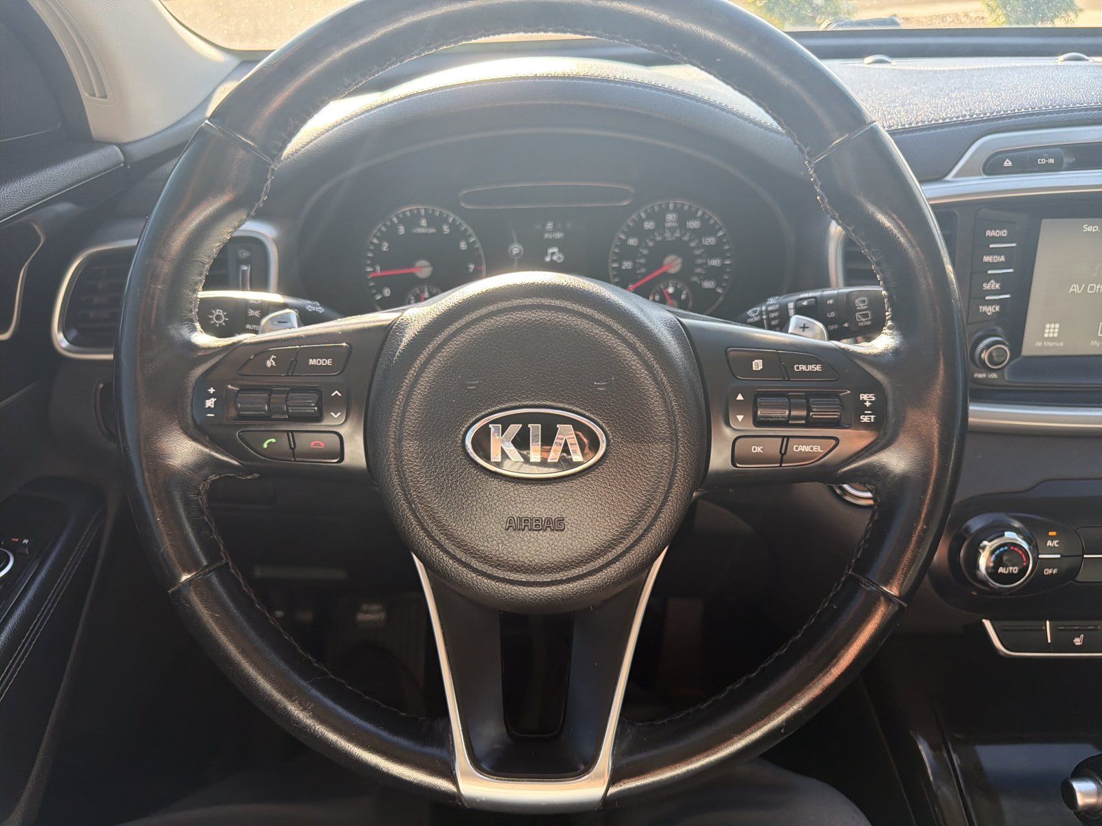 Used 2017 Kia Sorento EX AWD/4WD image 19