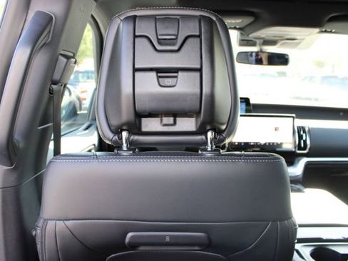 New 2026 Ford Expedition Max Platinum w/ Stealth Performance Package AWD/4WD image 12