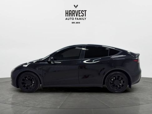 Used 2022 Tesla Model Y Long Range AWD/4WD image 2