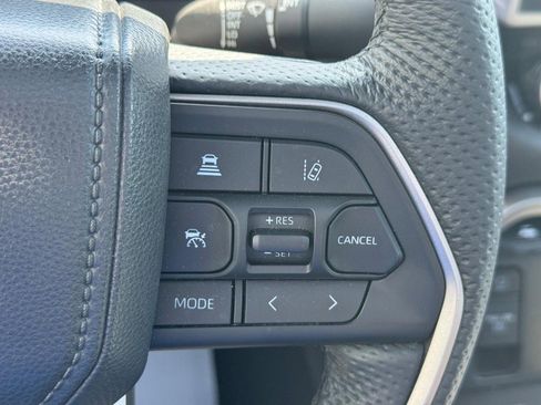 Used 2025 Toyota Tundra Limited AWD/4WD image 21