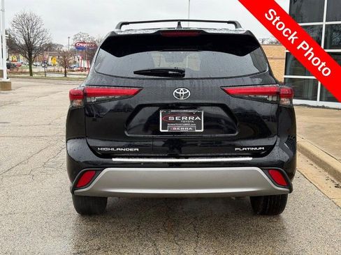 Used 2023 Toyota Highlander Platinum image 4