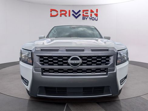 Used 2025 Nissan Frontier SV w/ SV Convenience Package image 8