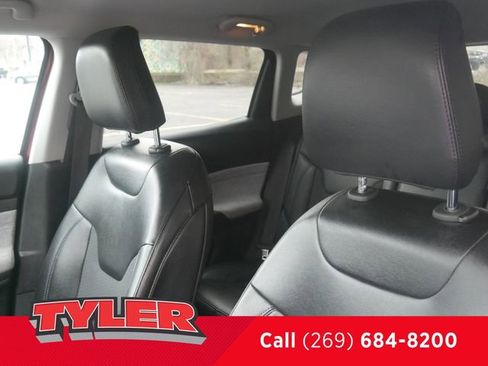 Used 2022 Jeep Compass Latitude AWD/4WD image 37