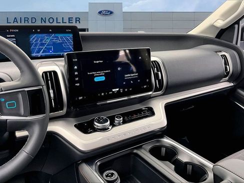 New 2025 Ford Expedition Active AWD/4WD image 6