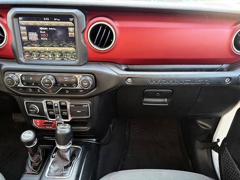 Used 2018 Jeep Wrangler Unlimited Rubicon image 14