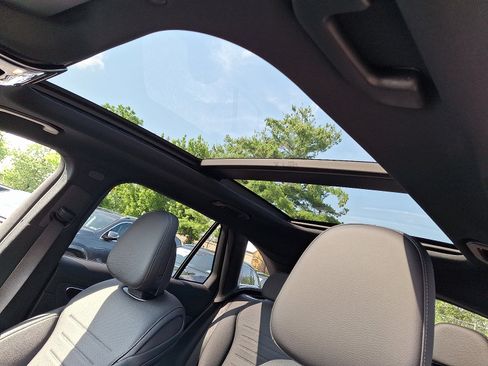 New 2025 Mercedes-Benz GLC 300 4MATIC image 14